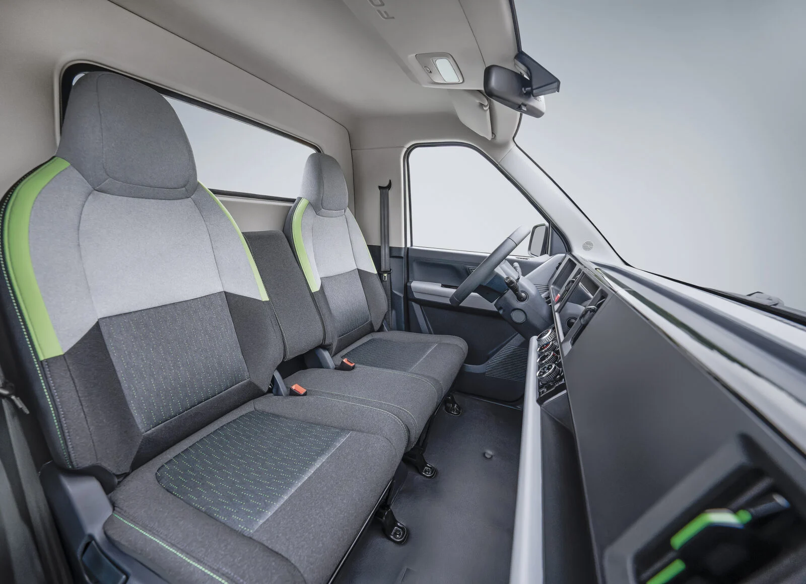 Interni Q21 Elettrico — plancia e volante